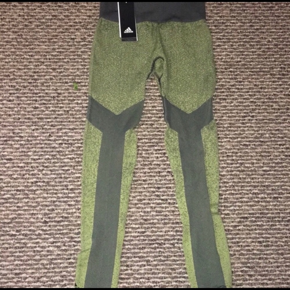 BRAND NEW seamless adidas leggings